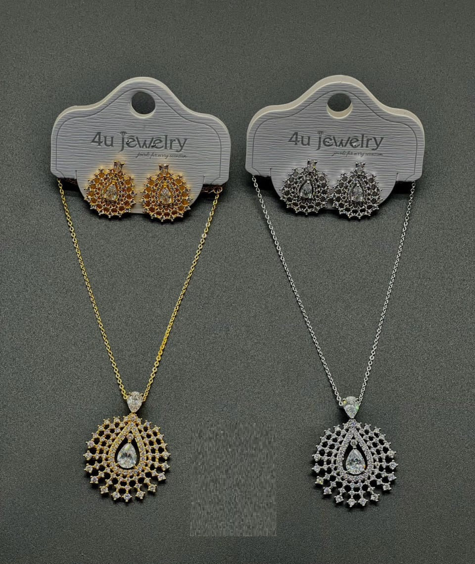 Royal Teardrop Necklace Set