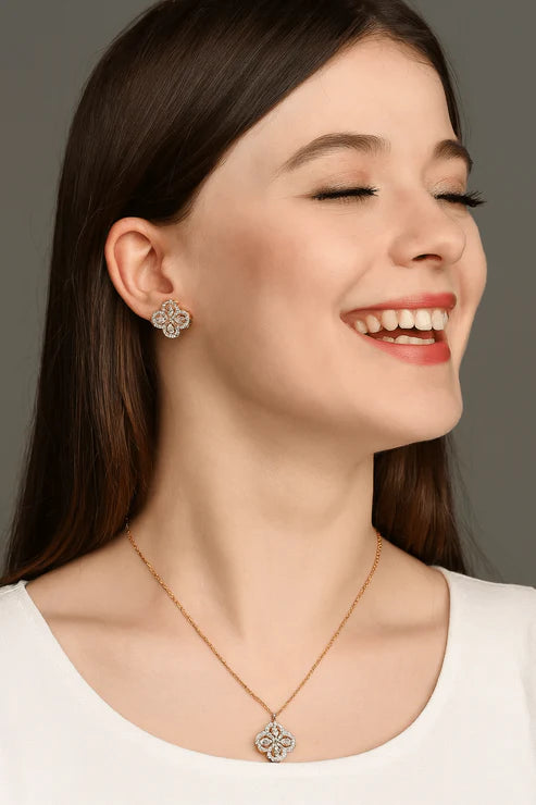 Floral Clover Necklace Set