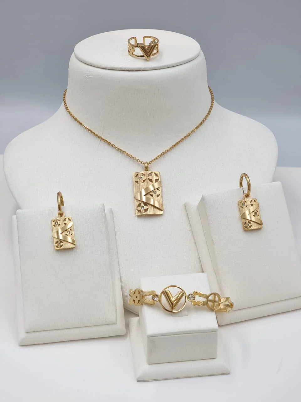 Luxury “V” Monogram Gold Jewelry Set